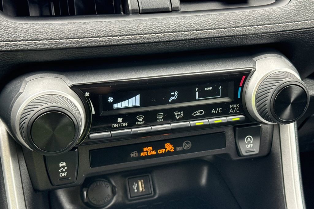 Certified 2024 Toyota RAV4 LE AWD/4WD image 19