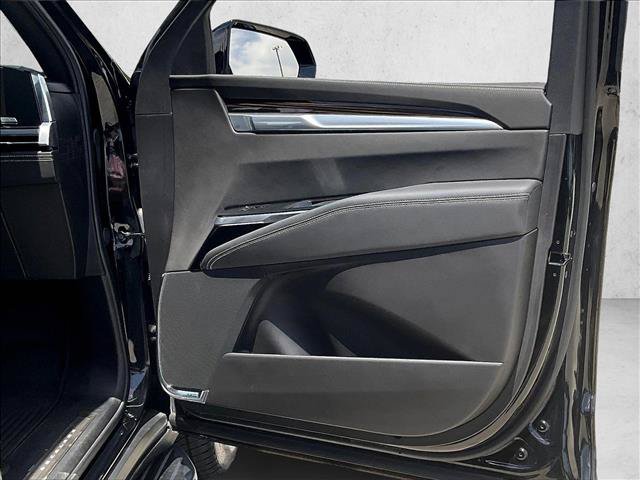Used 2025 Cadillac Escalade Premium Luxury RWD image 18