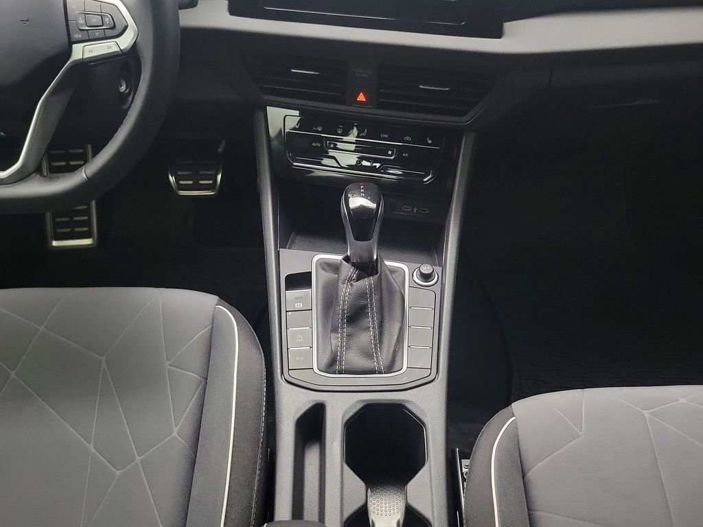 Used 2025 Volkswagen Jetta Sport image 13