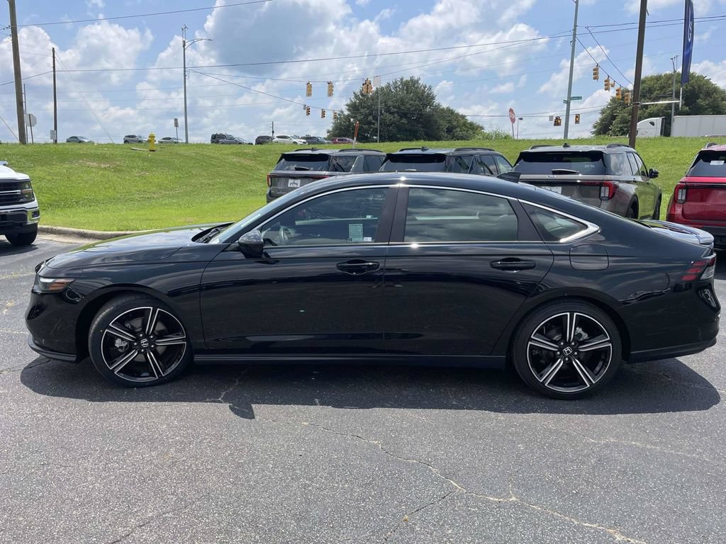 Used 2025 Honda Accord Sport image 6