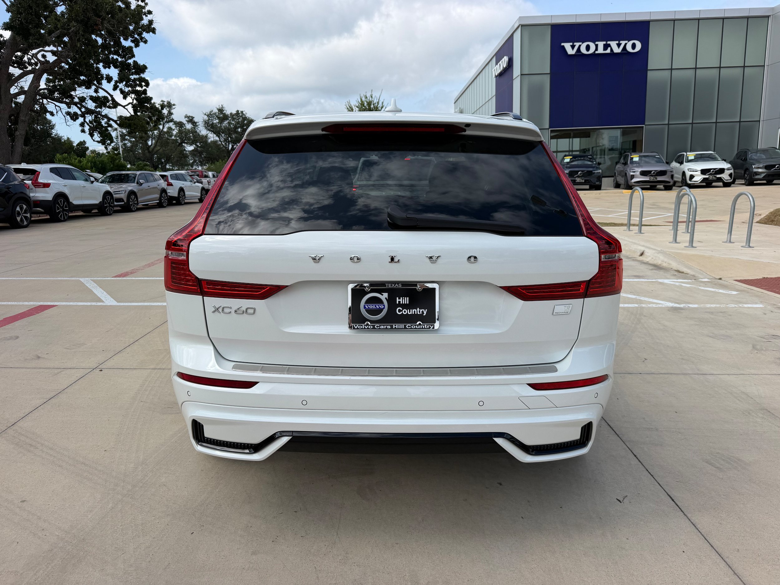 Certified 2024 Volvo XC60 T8 Ultimate w/ Protection Package Premier AWD/4WD image 5