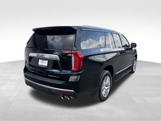Used 2023 GMC Yukon XL Denali AWD/4WD image 2