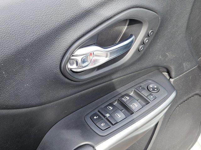 Used 2020 Jeep Cherokee High Altitude image 18