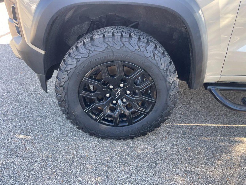 Used 2024 Chevrolet Colorado Trail Boss w/ Advanced Trailering Package AWD/4WD image 6