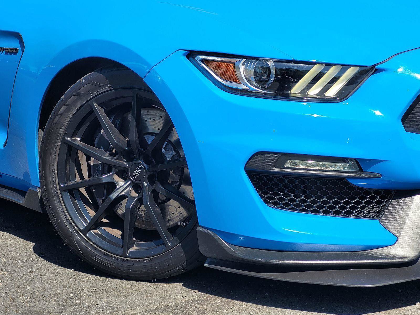 Used 2017 Ford Mustang Shelby GT350 w/ Electronics Package RWD image 11