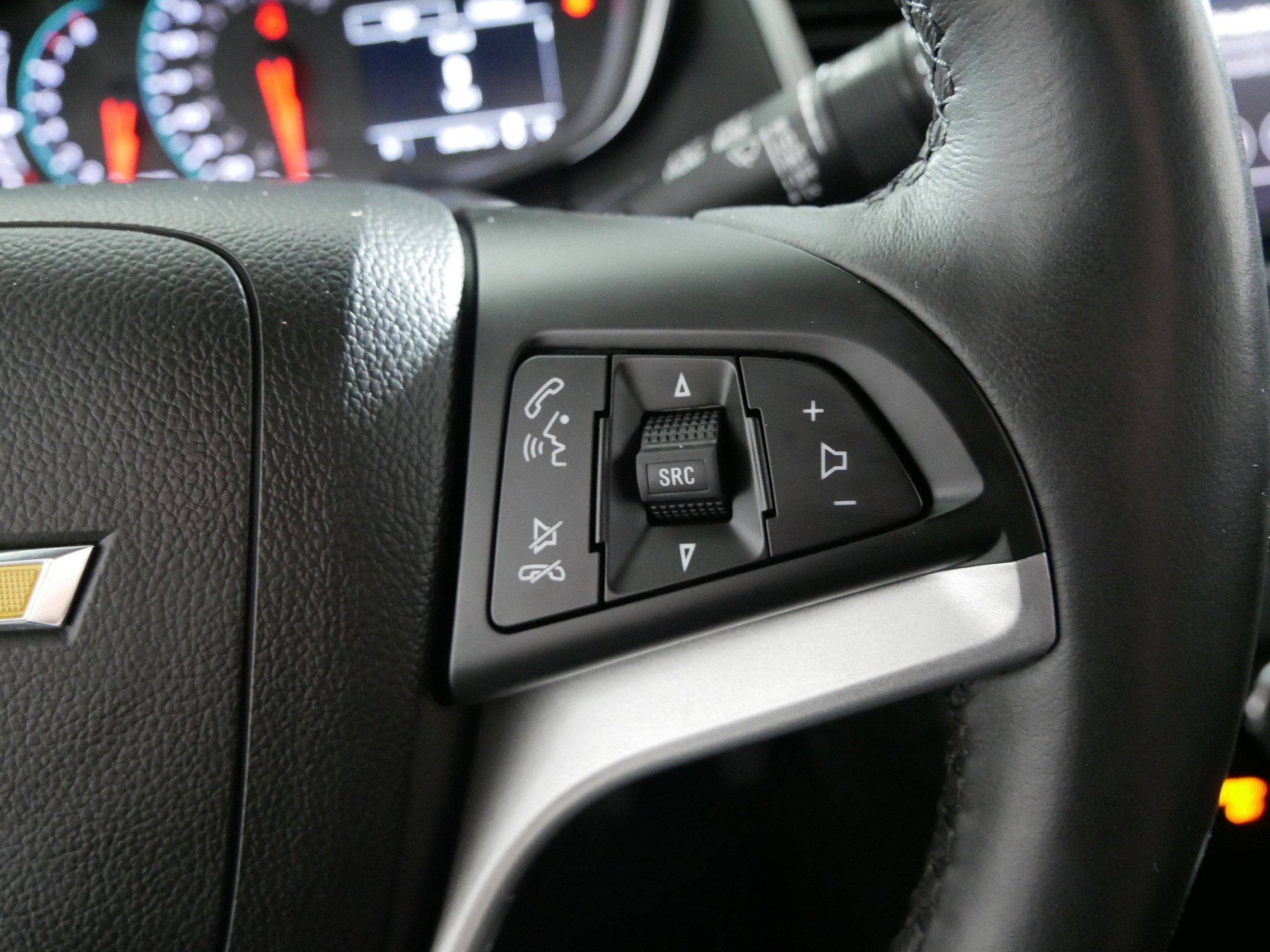 Used 2022 Chevrolet Trax LT w/ LT Convenience Package image 28