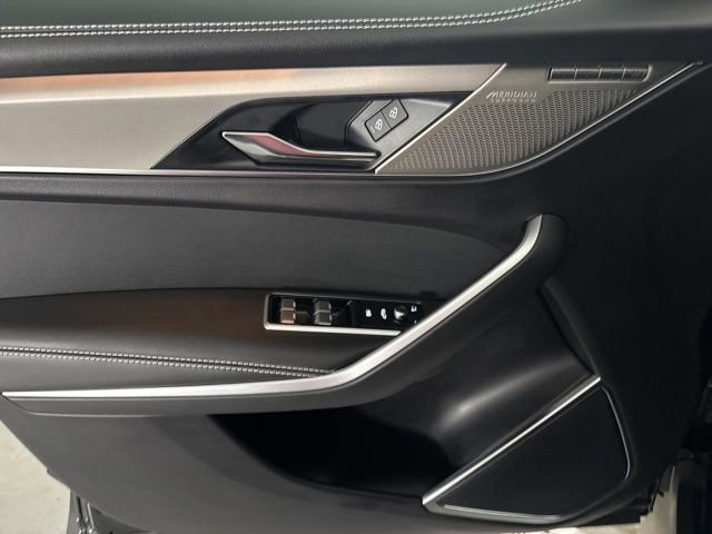 Used 2026 Jaguar F-PACE R-Dynamic S image 15