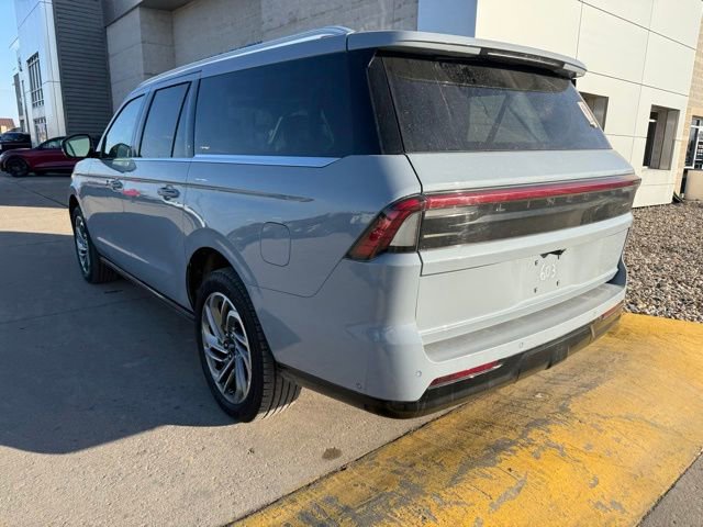 Certified 2025 Lincoln Navigator L Reserve image 5