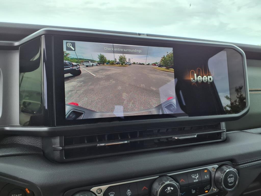 New 2025 Jeep Gladiator Mojave w/ Convenience Group image 15