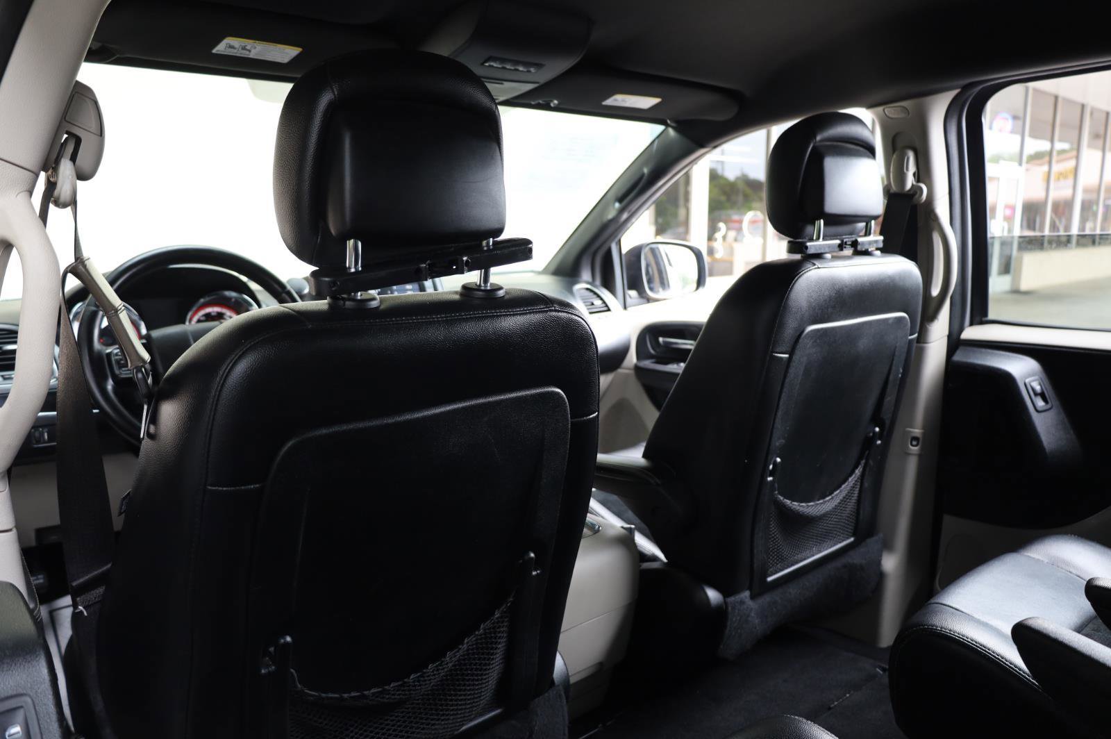 Used 2017 Dodge Grand Caravan SXT FWD image 14