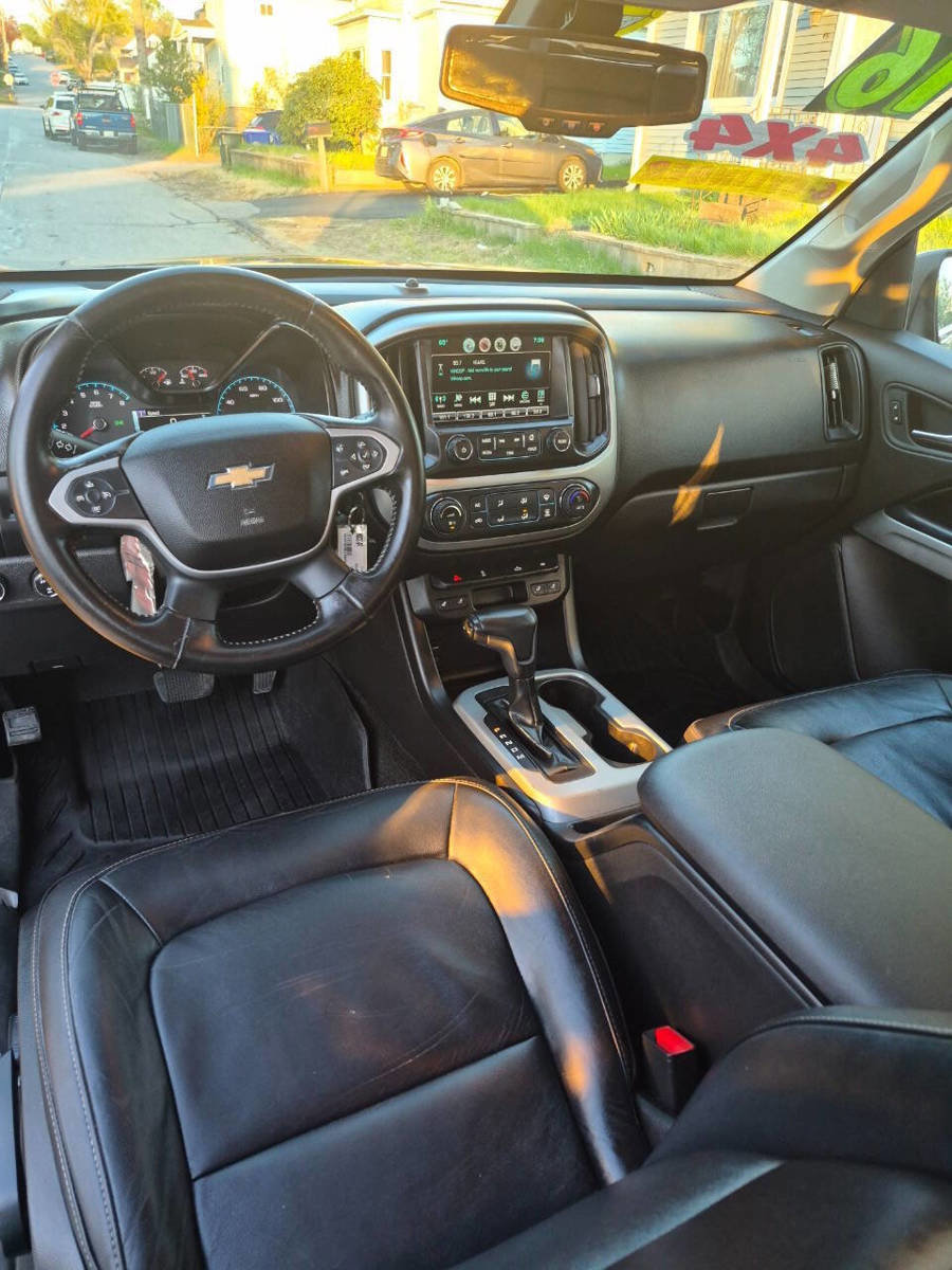 Used 2016 Chevrolet Colorado LT w/ Luxury Package, Chrome AWD/4WD image 13