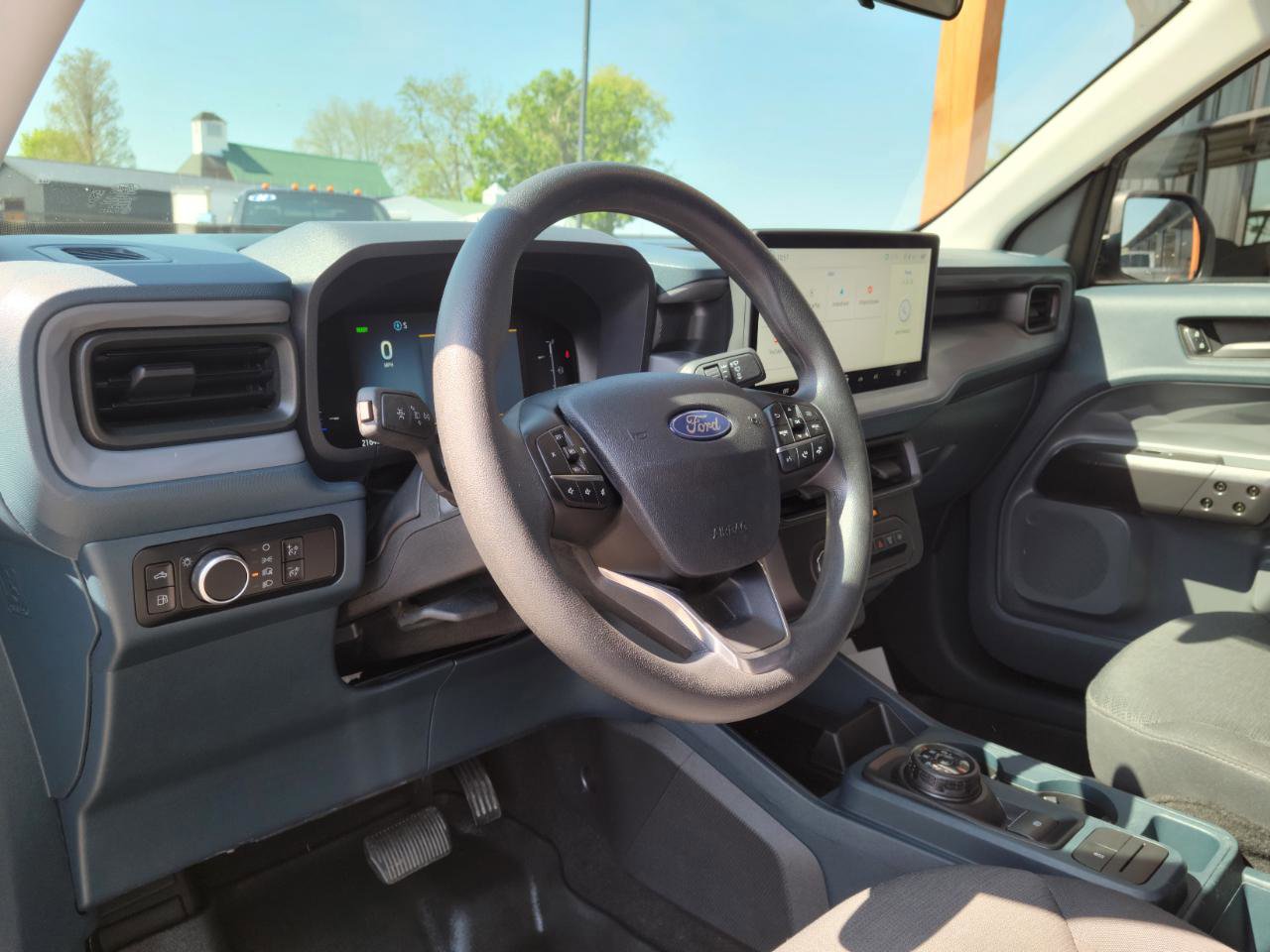 Used 2025 Ford Maverick XL FWD image 9
