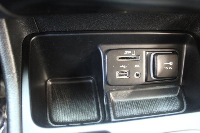 Used 2016 Jeep Cherokee Limited w/ Trailer Tow Group FWD image 14