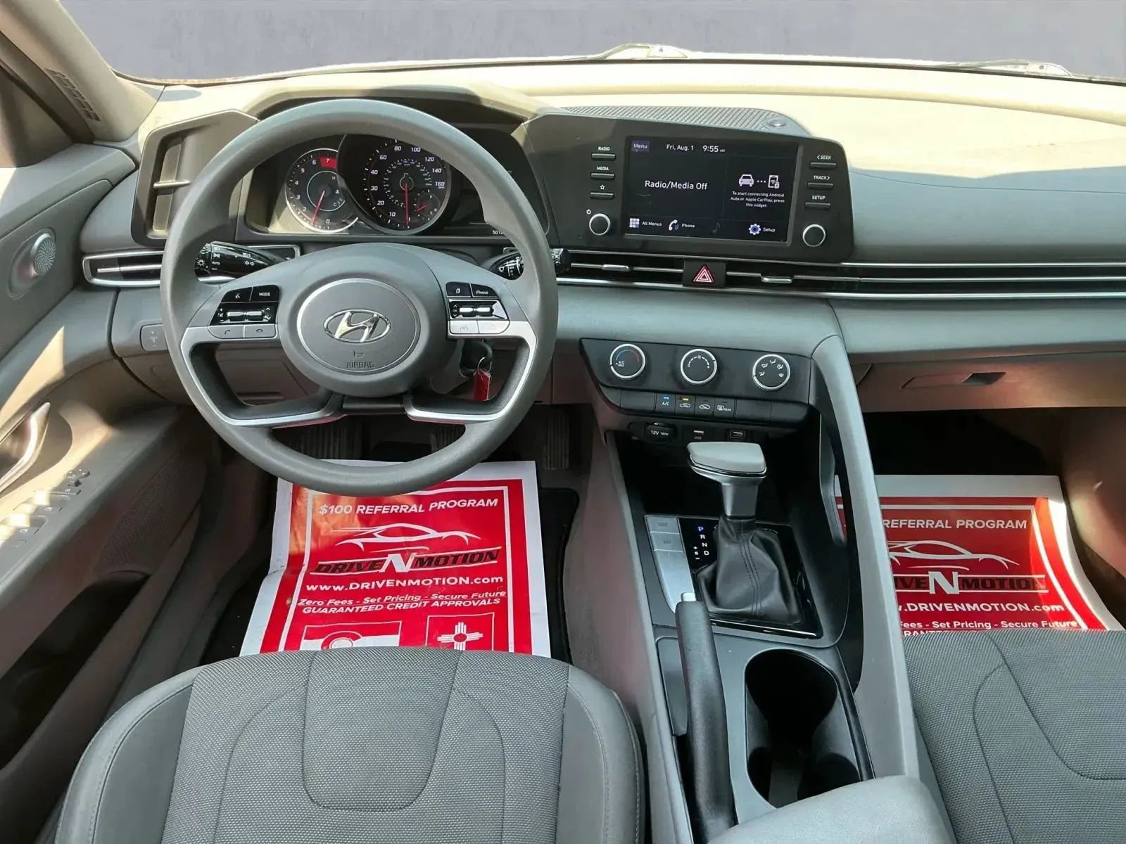 Used 2022 Hyundai Elantra SE image 15