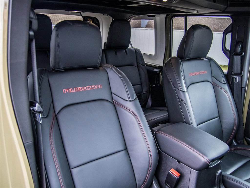 Used 2025 Jeep Wrangler Unlimited Rubicon image 16