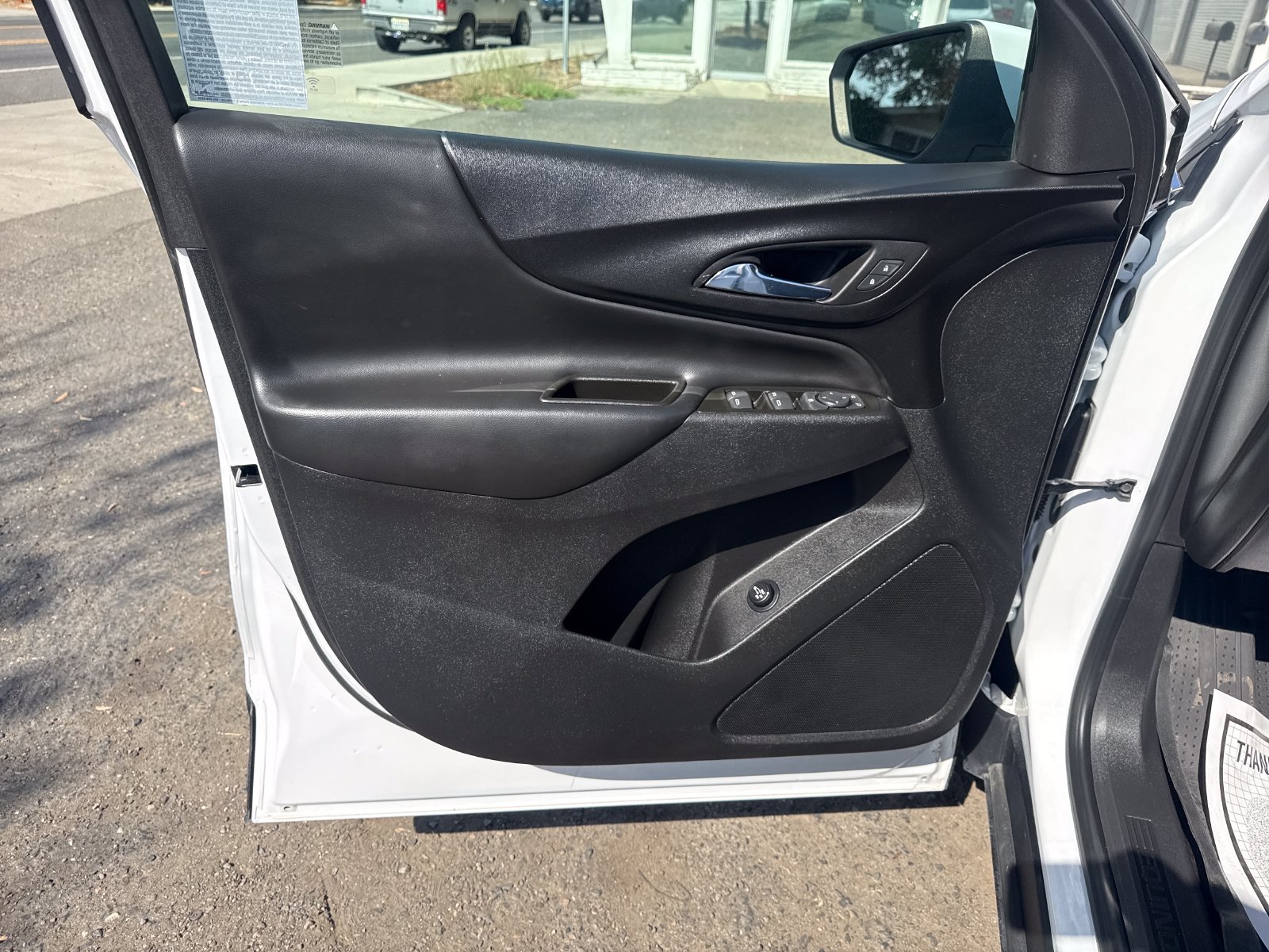 Used 2022 Chevrolet Equinox LT FWD image 10