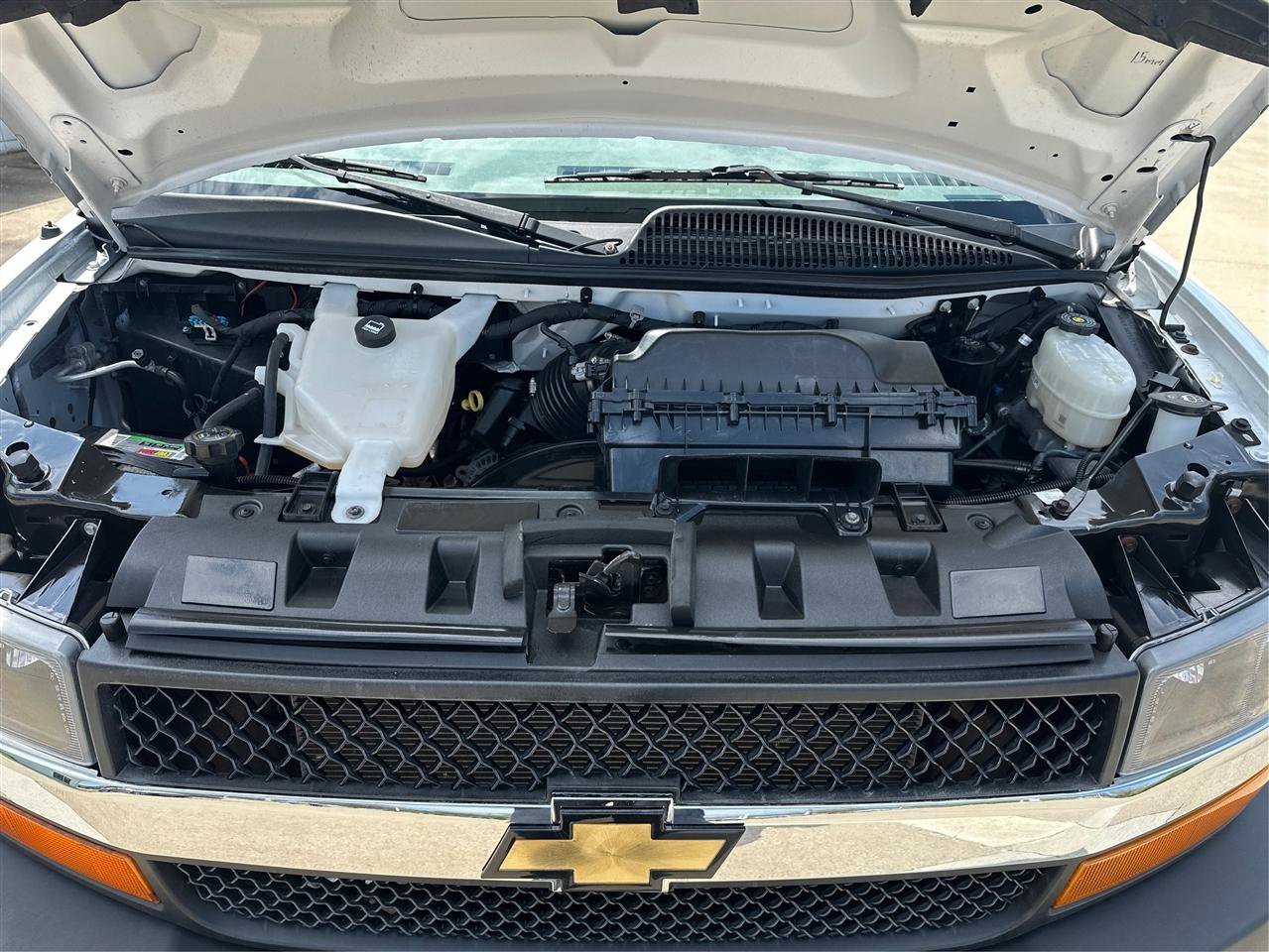 Used 2022 Chevrolet Express 2500 w/ Driver Convenience Package RWD image 22