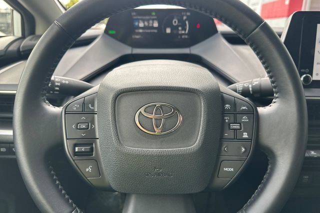 Used 2025 Toyota Prius LE FWD image 26