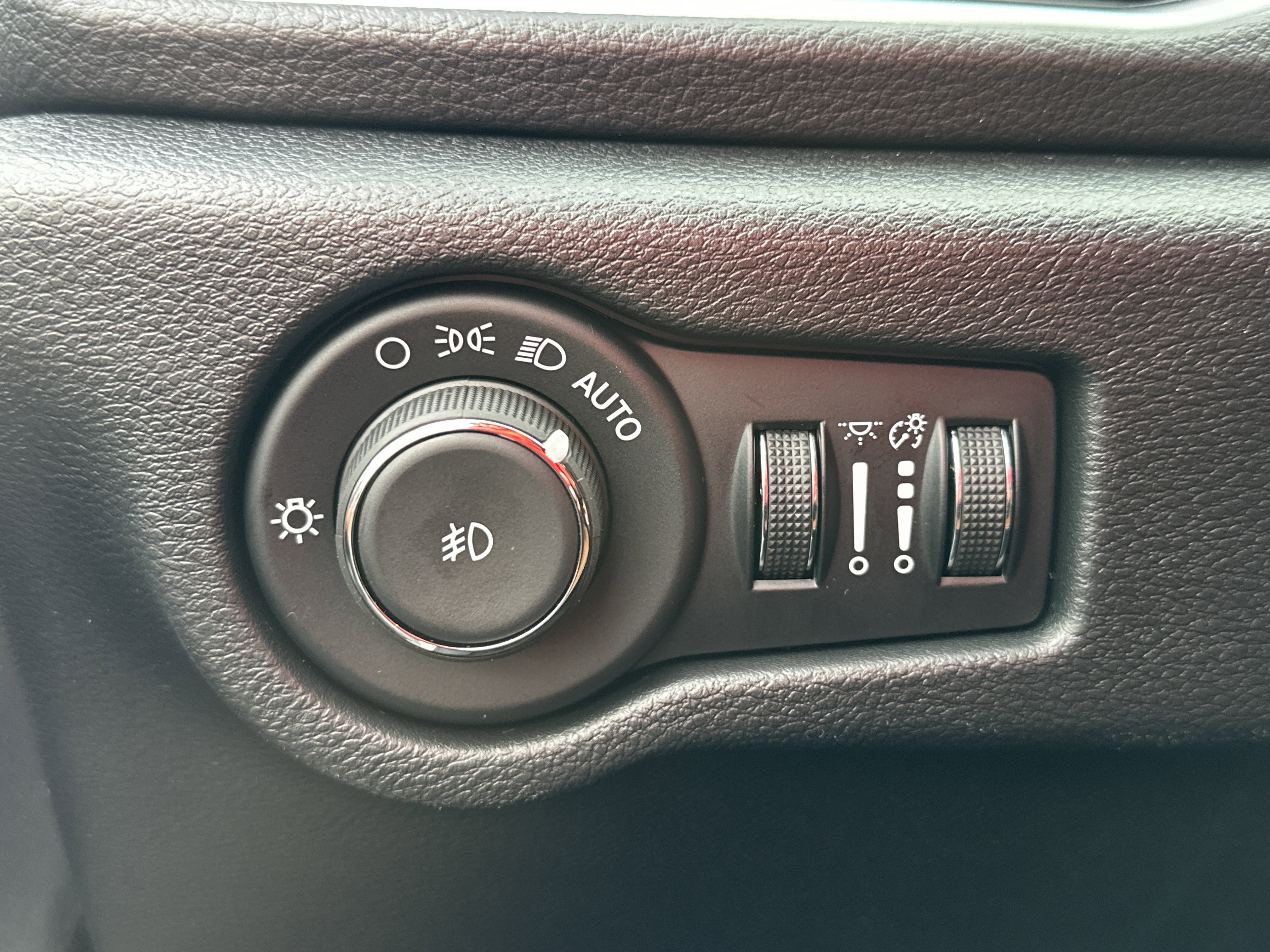 New 2026 Chrysler Pacifica Pinnacle image 11