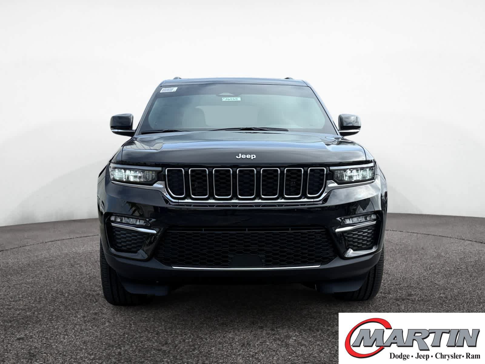 New 2025 Jeep Grand Cherokee Limited w/ MOPAR Finishing Package AWD/4WD image 8