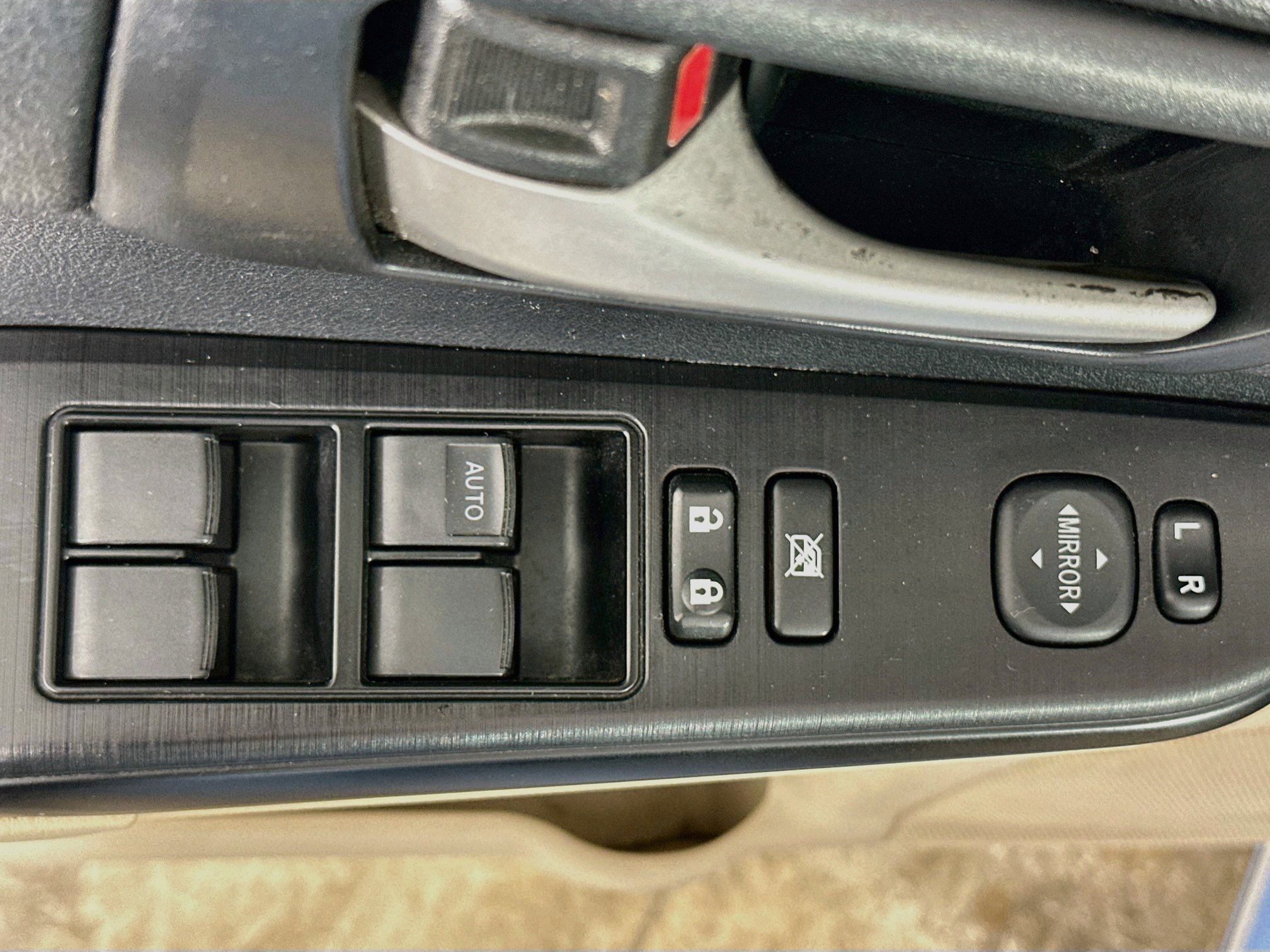 Used 2013 Toyota Camry LE FWD image 15