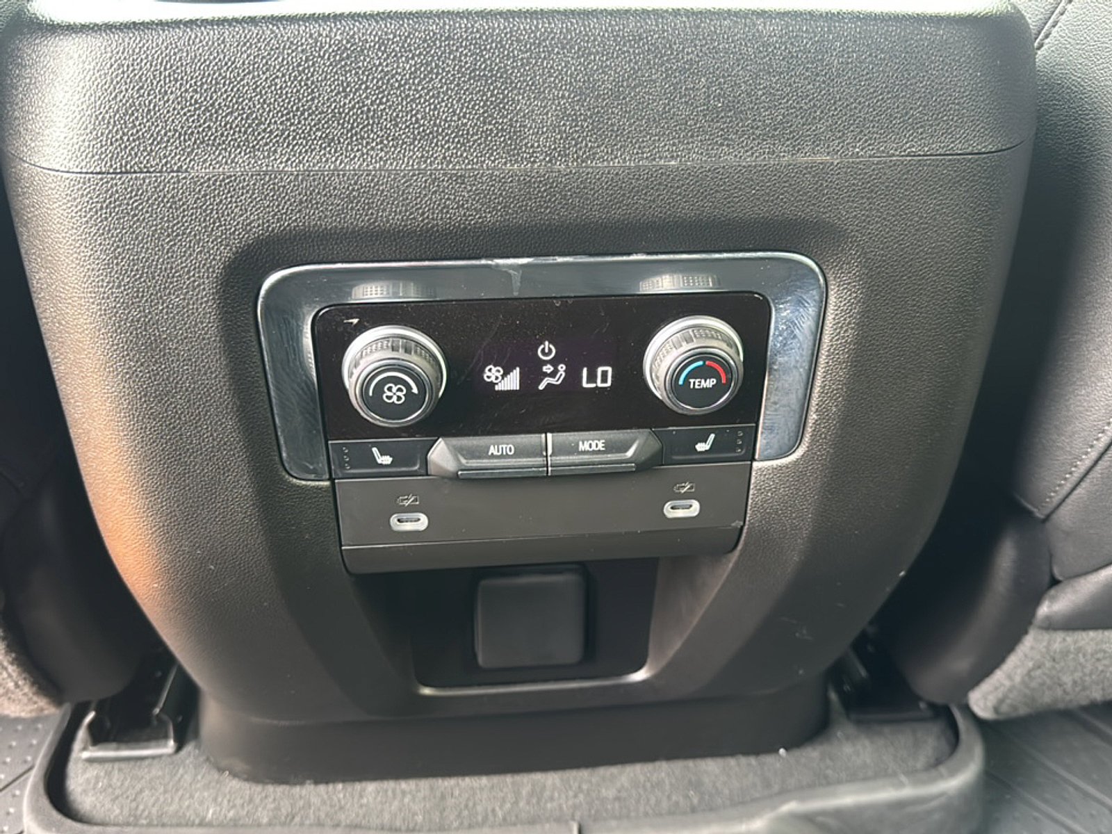 Certified 2024 Chevrolet Tahoe Premier AWD/4WD image 20