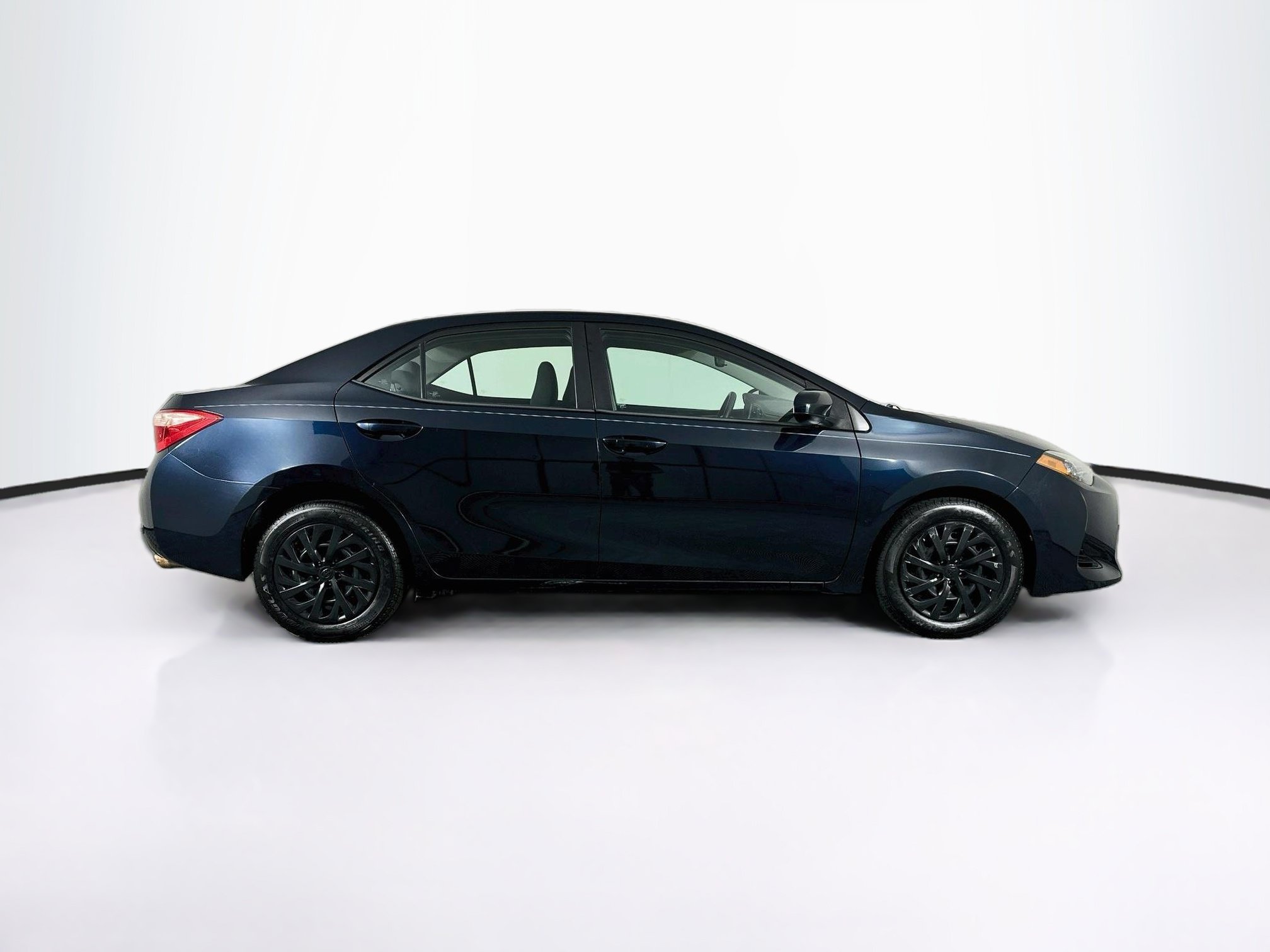 Used 2018 Toyota Corolla LE FWD image 10