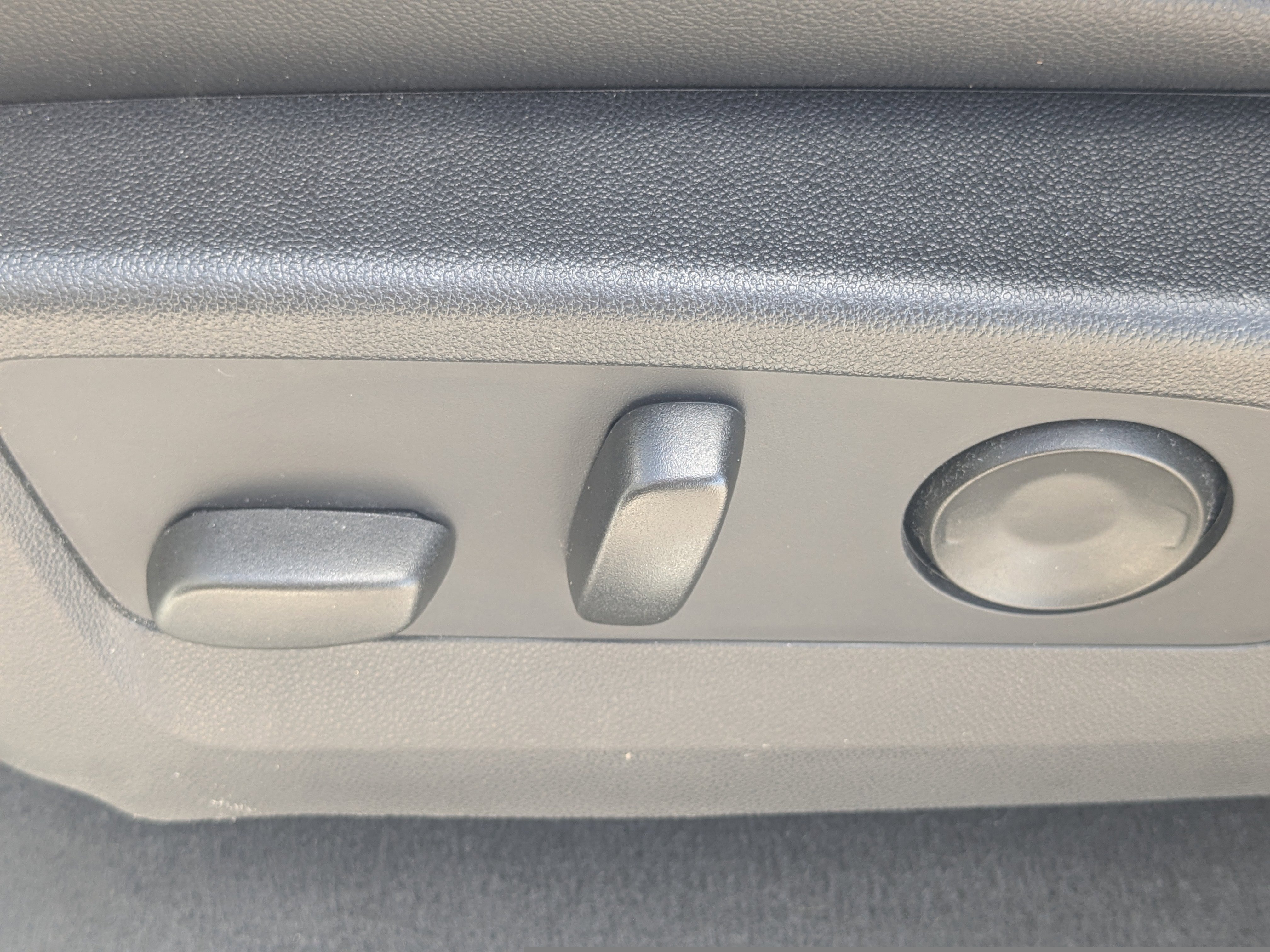 Used 2024 GMC Canyon Elevation w/ Elevation Premium Package image 23