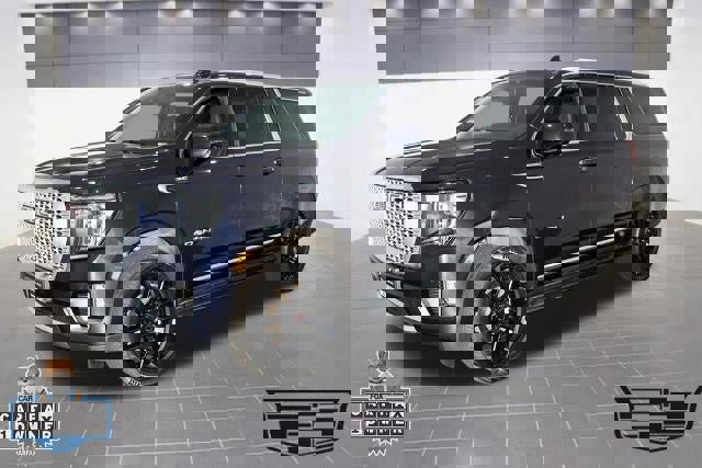 Used 2023 GMC Yukon XL Denali image 1