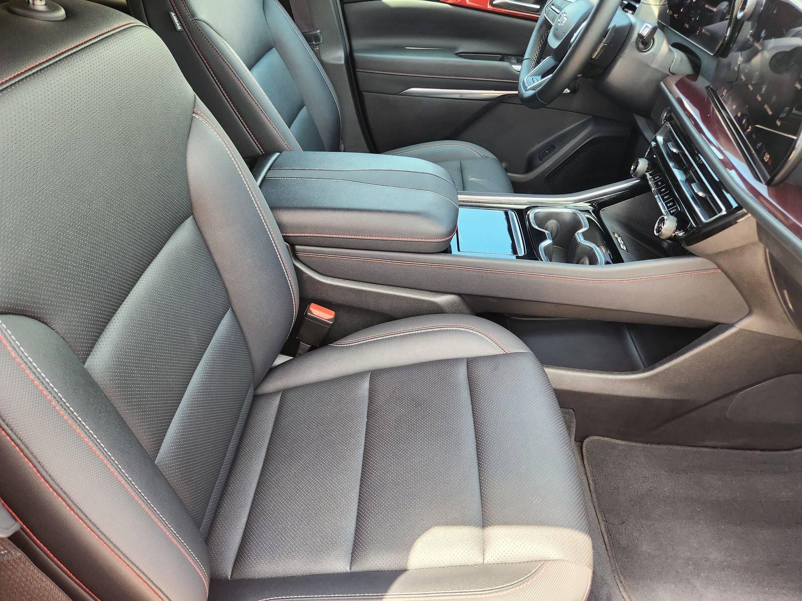 Used 2024 Chevrolet Traverse Z71 AWD/4WD image 14