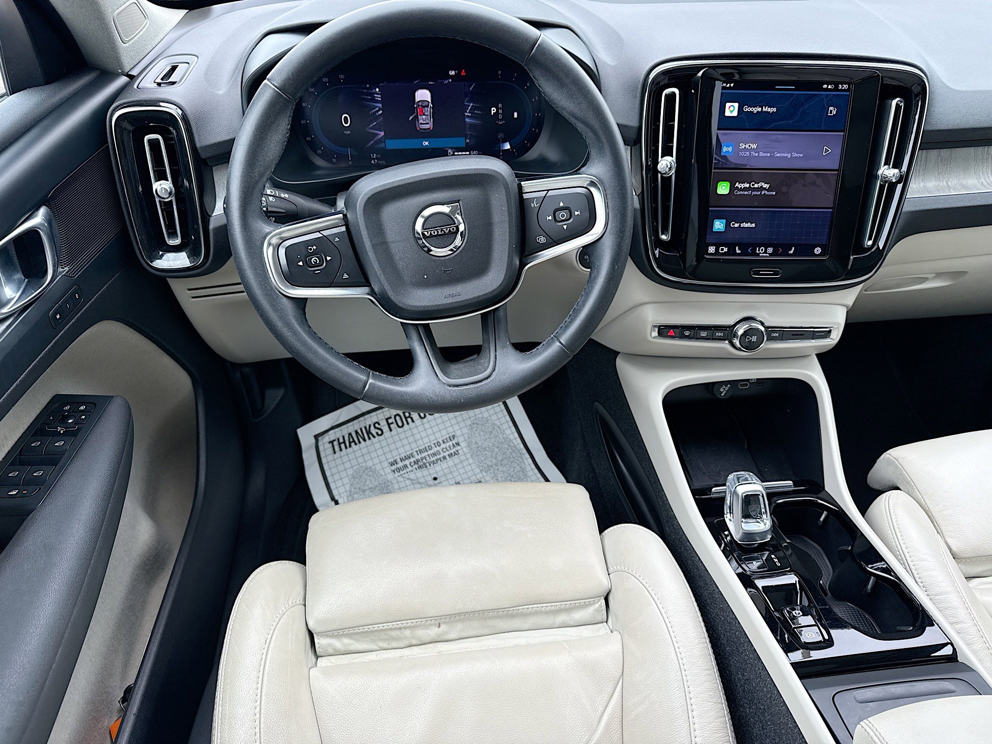 Used 2023 Volvo XC40 B5 Plus image 17