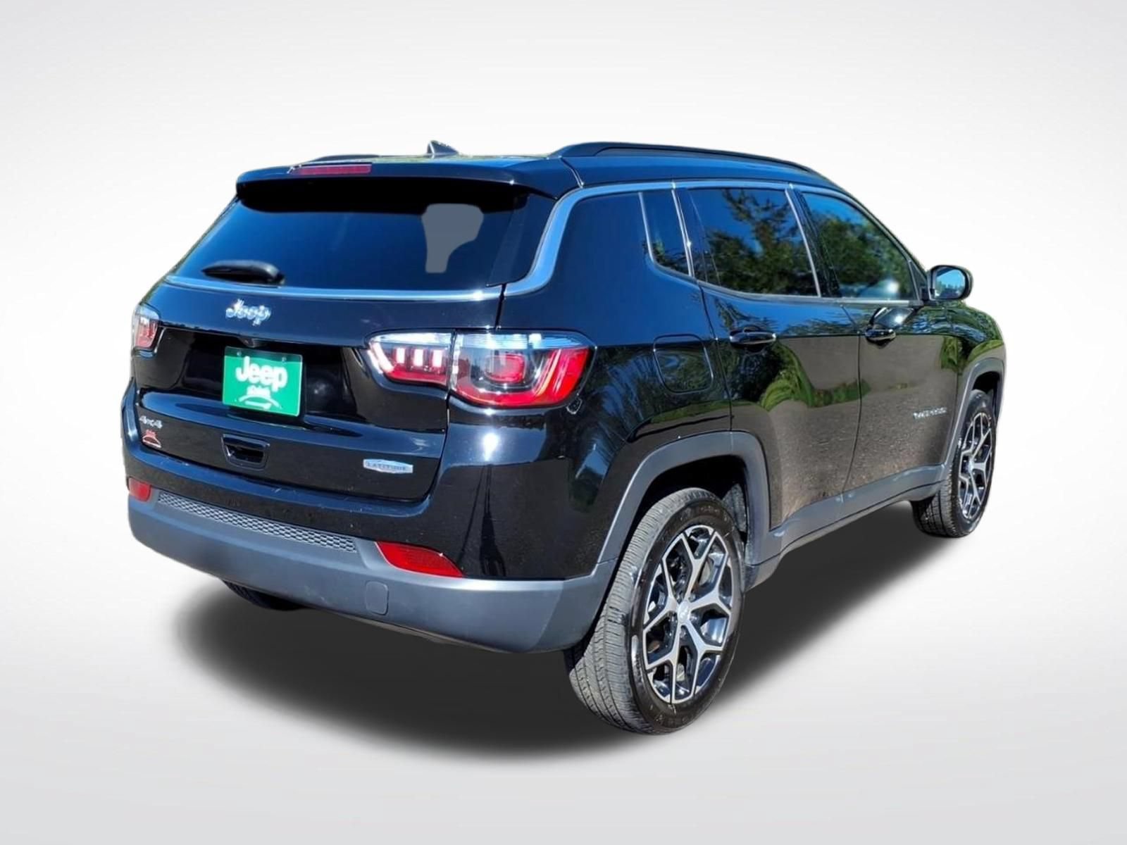 Used 2024 Jeep Compass Latitude AWD/4WD image 5