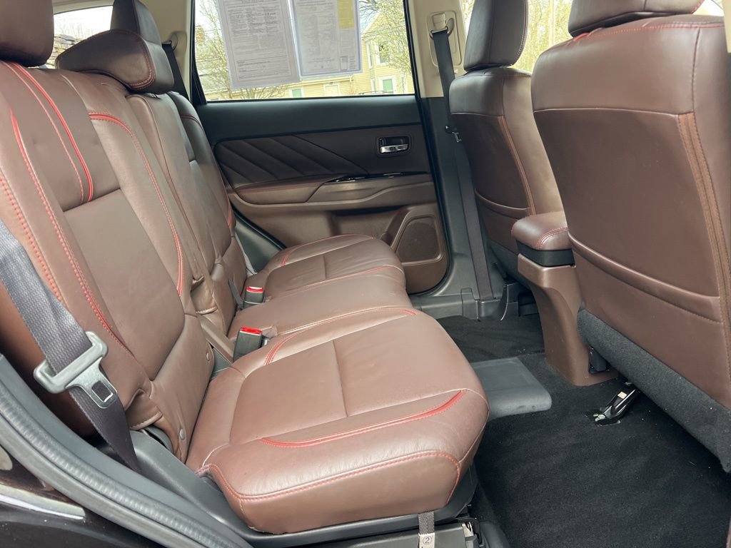 Used 2018 Mitsubishi Outlander 4WD Plug-In Hybrid image 25