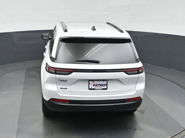 New 2025 Jeep Grand Cherokee Altitude image 30