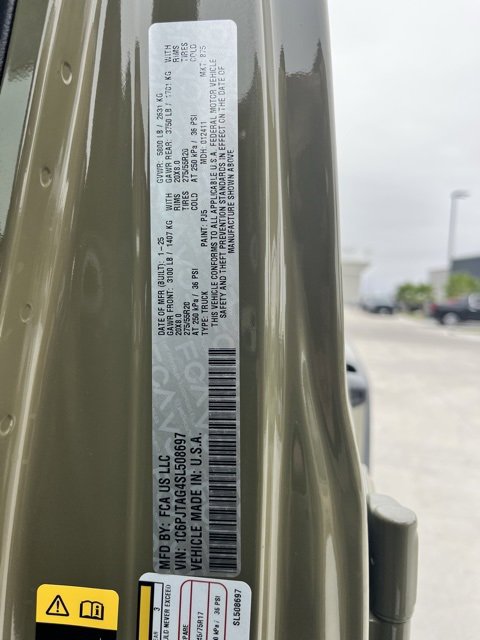 Used 2025 Jeep Gladiator Sport image 14