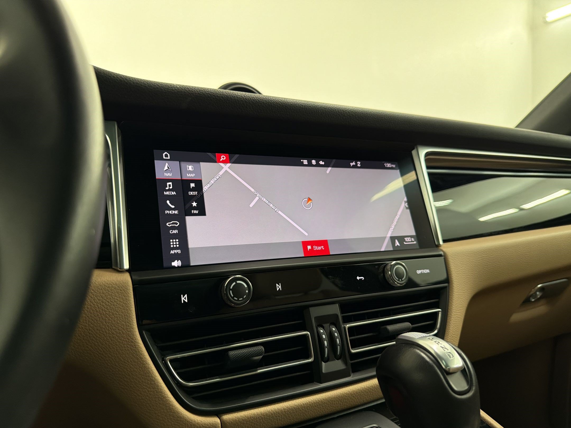 Certified 2023 Porsche Macan S AWD/4WD image 20