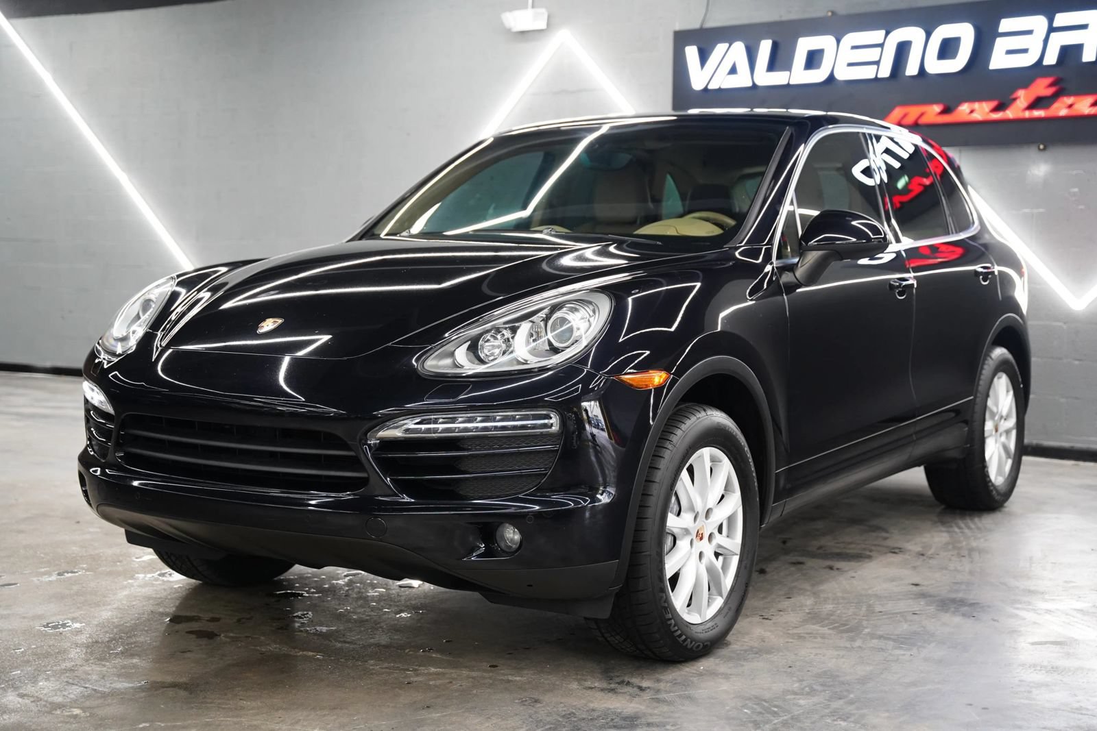 Used 2014 Porsche Cayenne AWD/4WD image 9
