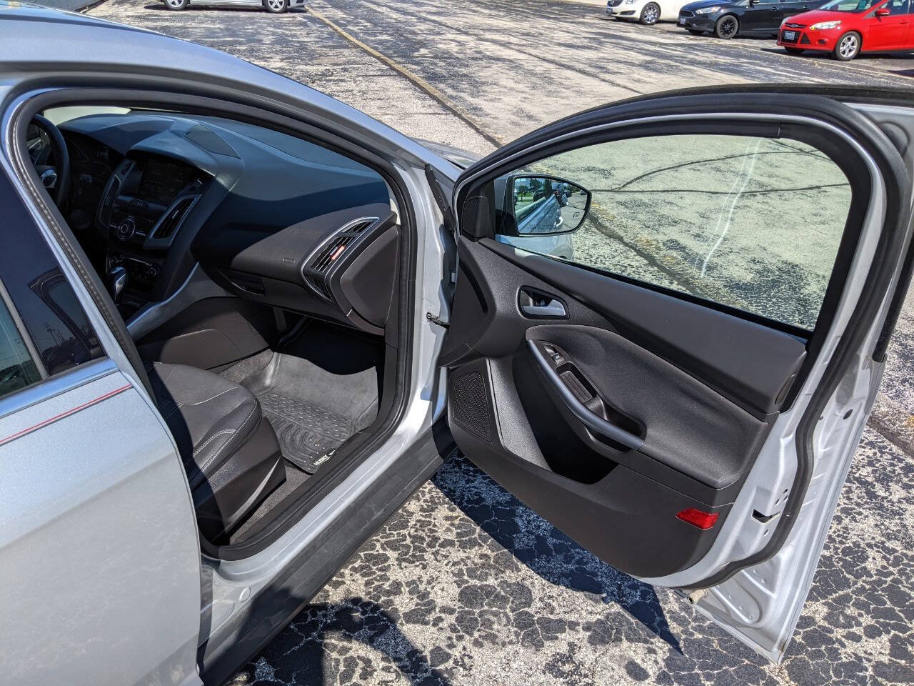Used 2012 Ford Focus Titanium FWD image 13