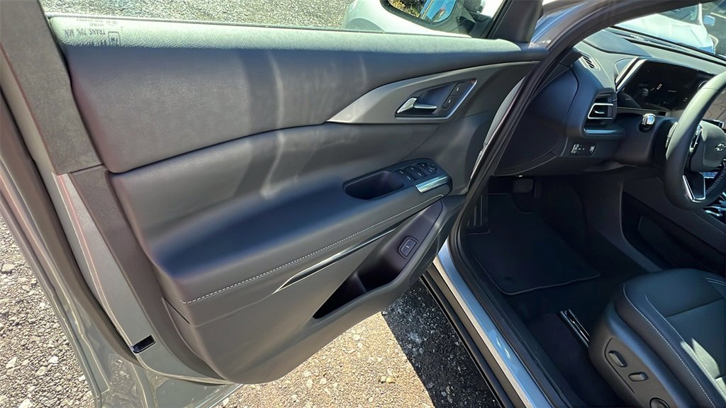 New 2026 Chevrolet Traverse LT w/ Midnight/Sport Edition image 11