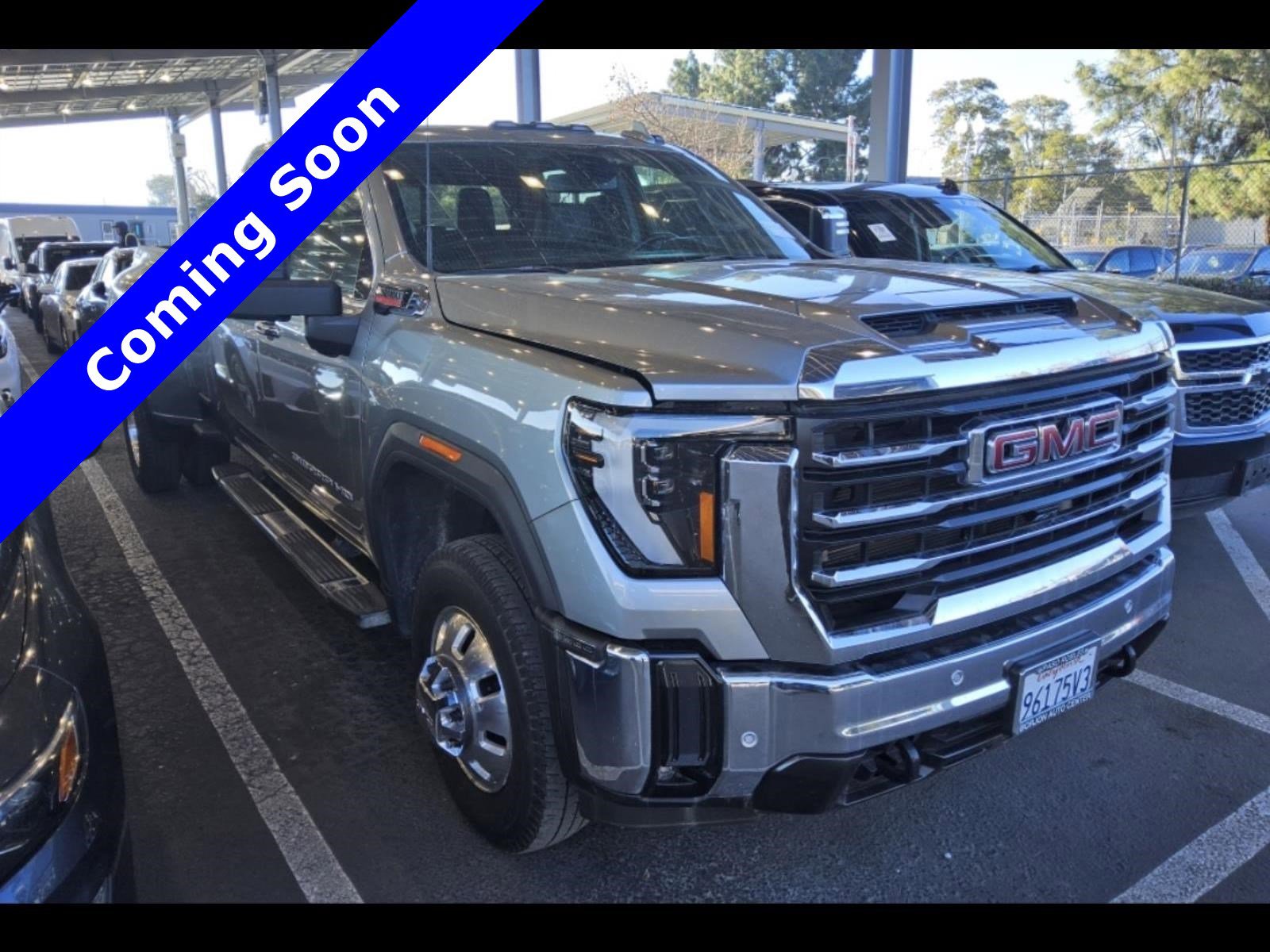 Used 2024 GMC Sierra 3500 SLT w/ SLT Premium Package image 8