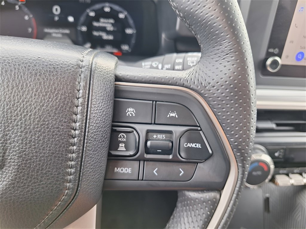 Used 2025 Toyota 4Runner TRD Off-Road image 30