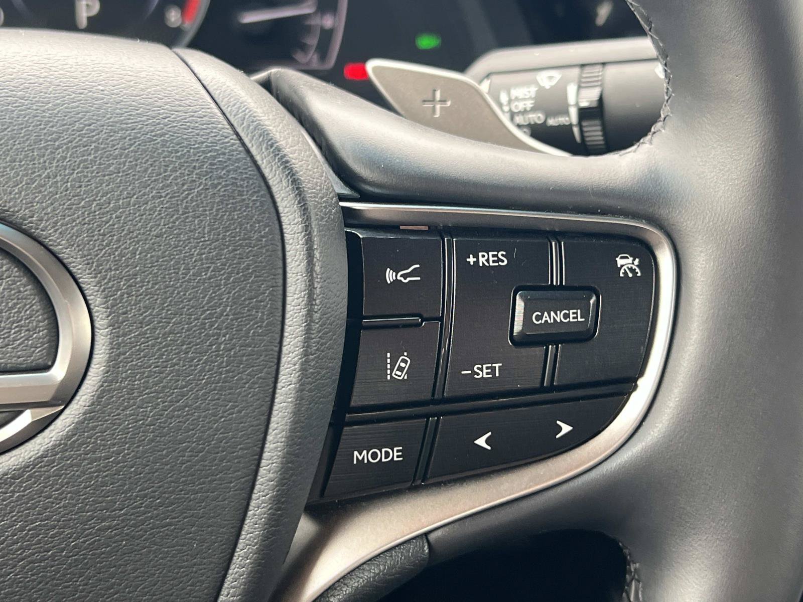 Used 2023 Lexus ES 350 w/ Premium Package FWD image 10