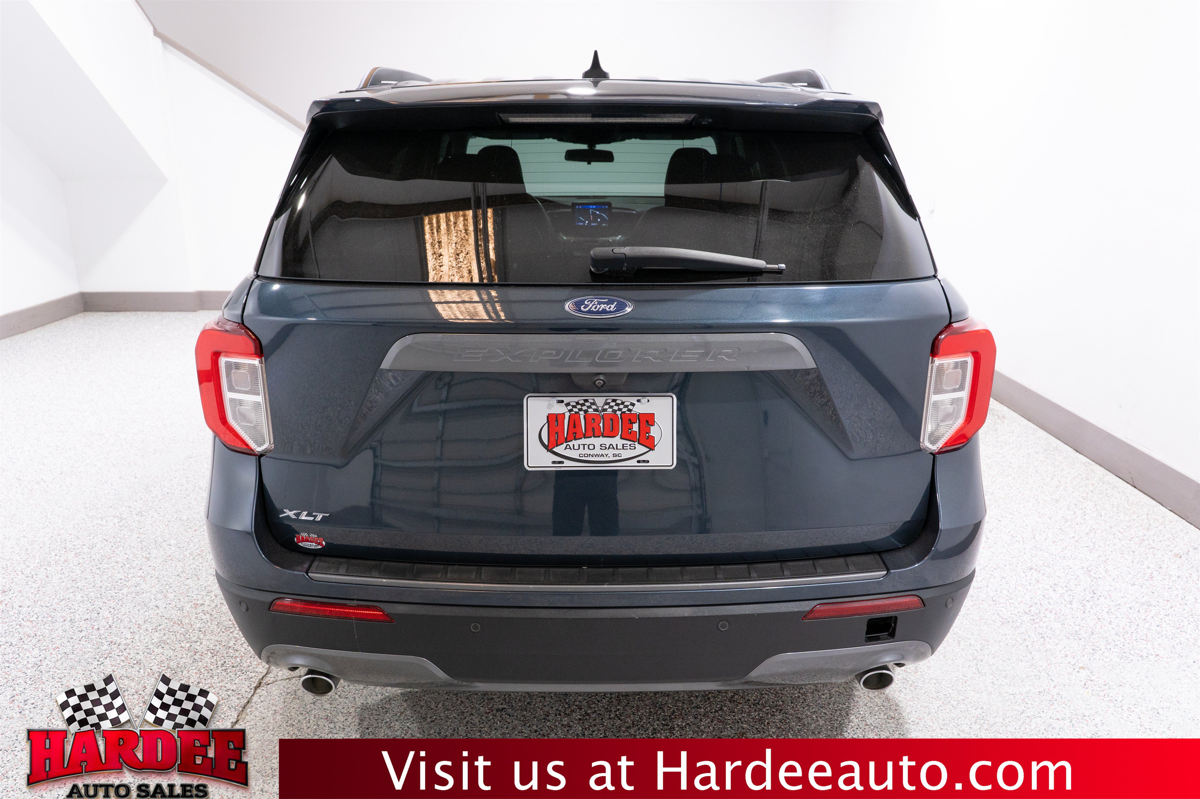 Used 2023 Ford Explorer XLT w/ Equipment Group 202A RWD image 4