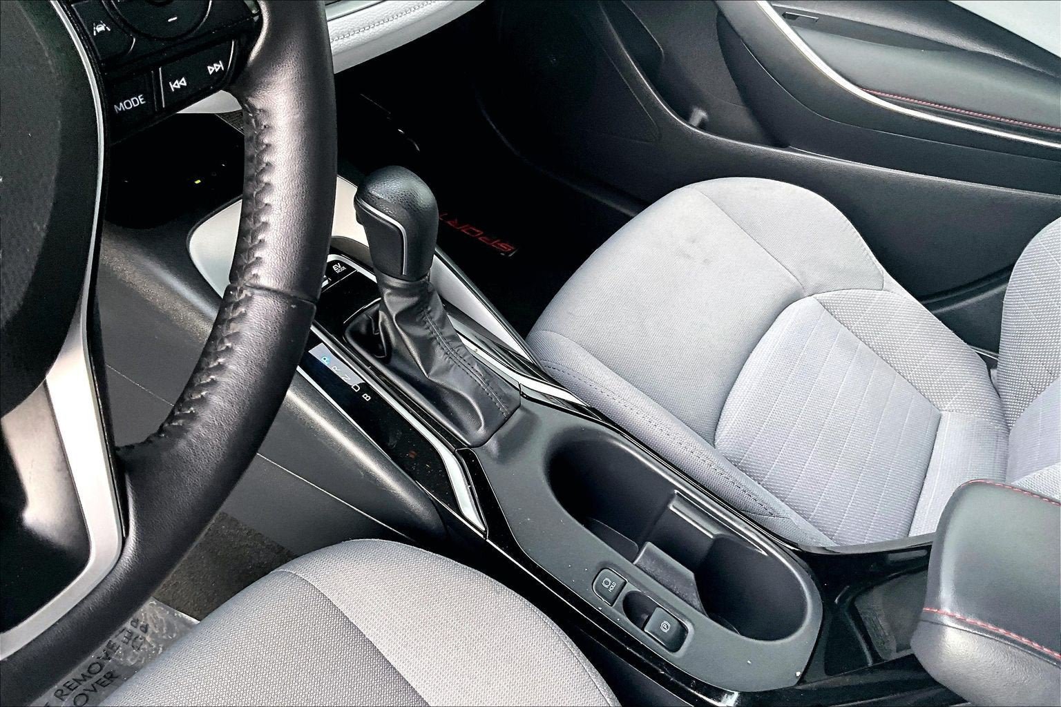 Used 2025 Toyota Corolla SE w/ SE Premium Package FWD image 16