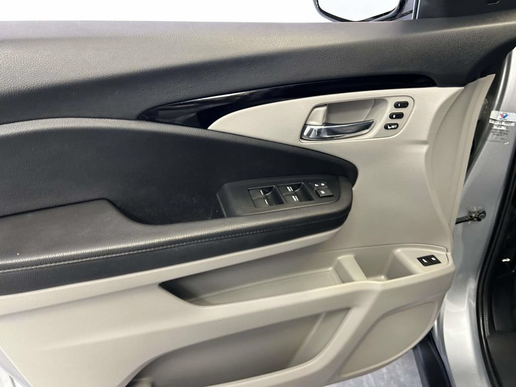 Used 2022 Honda Pilot Touring image 19