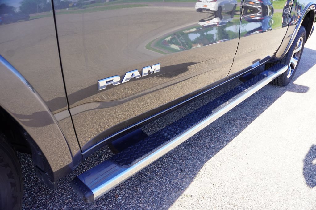 Used 2022 RAM 1500 Laramie AWD/4WD image 14