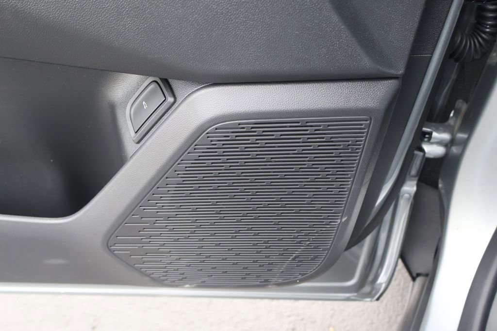 New 2026 Chevrolet Equinox LT w/ Convenience Package II FWD image 18