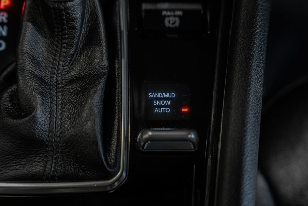 Certified 2025 Jeep Compass Latitude w/ Sun & Sound Group image 31