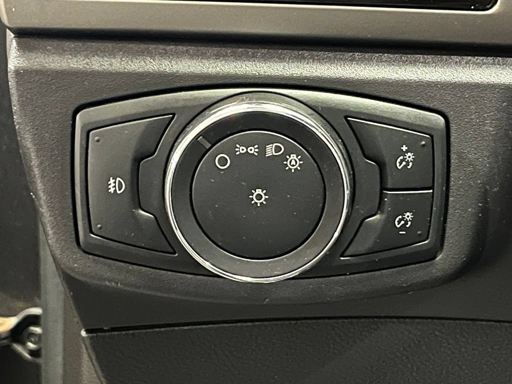 Used 2016 Ford Fusion SE w/ Equipment Group 202A FWD image 11