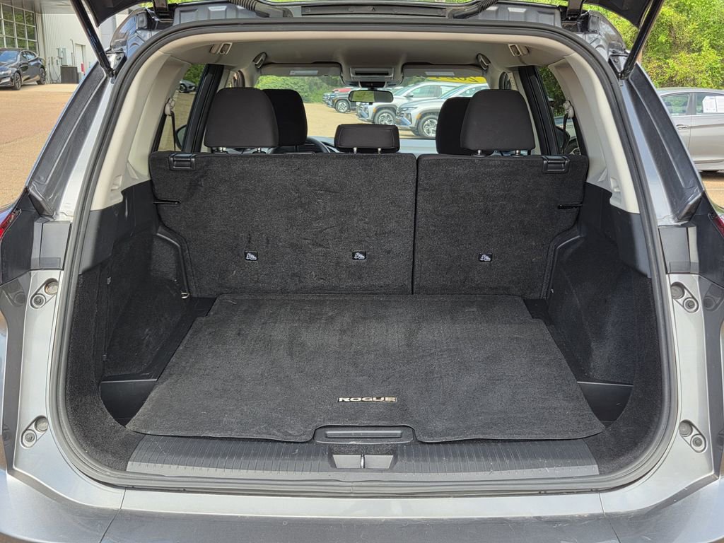 Used 2024 Nissan Rogue S image 24